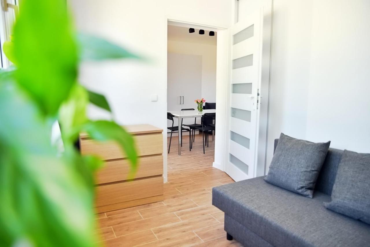 Apartamenty Lotnisko Leszno Leszno  Exteriör bild