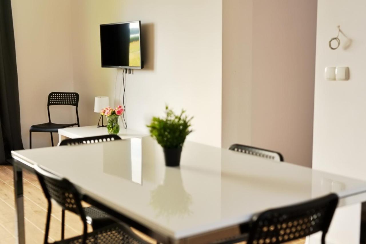 Apartamenty Lotnisko Leszno Leszno  Exteriör bild